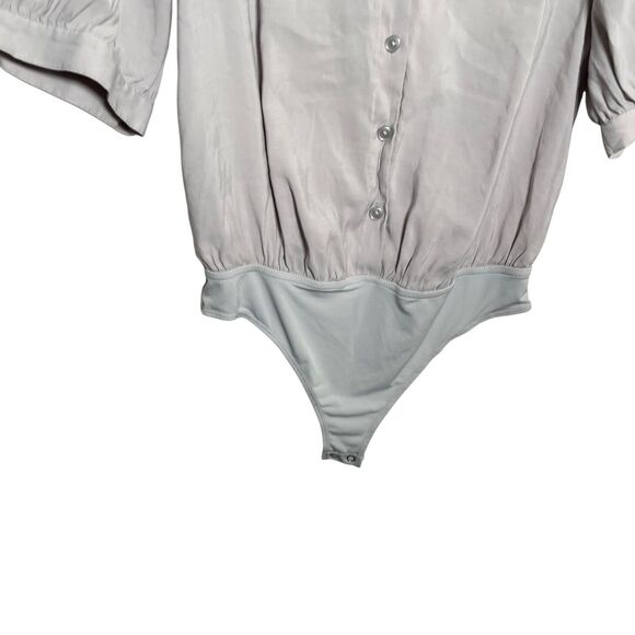 Express Blouse Women's Medium Gray Short Sleeve One Piece Button Up Preppy - Picture 3 of 10